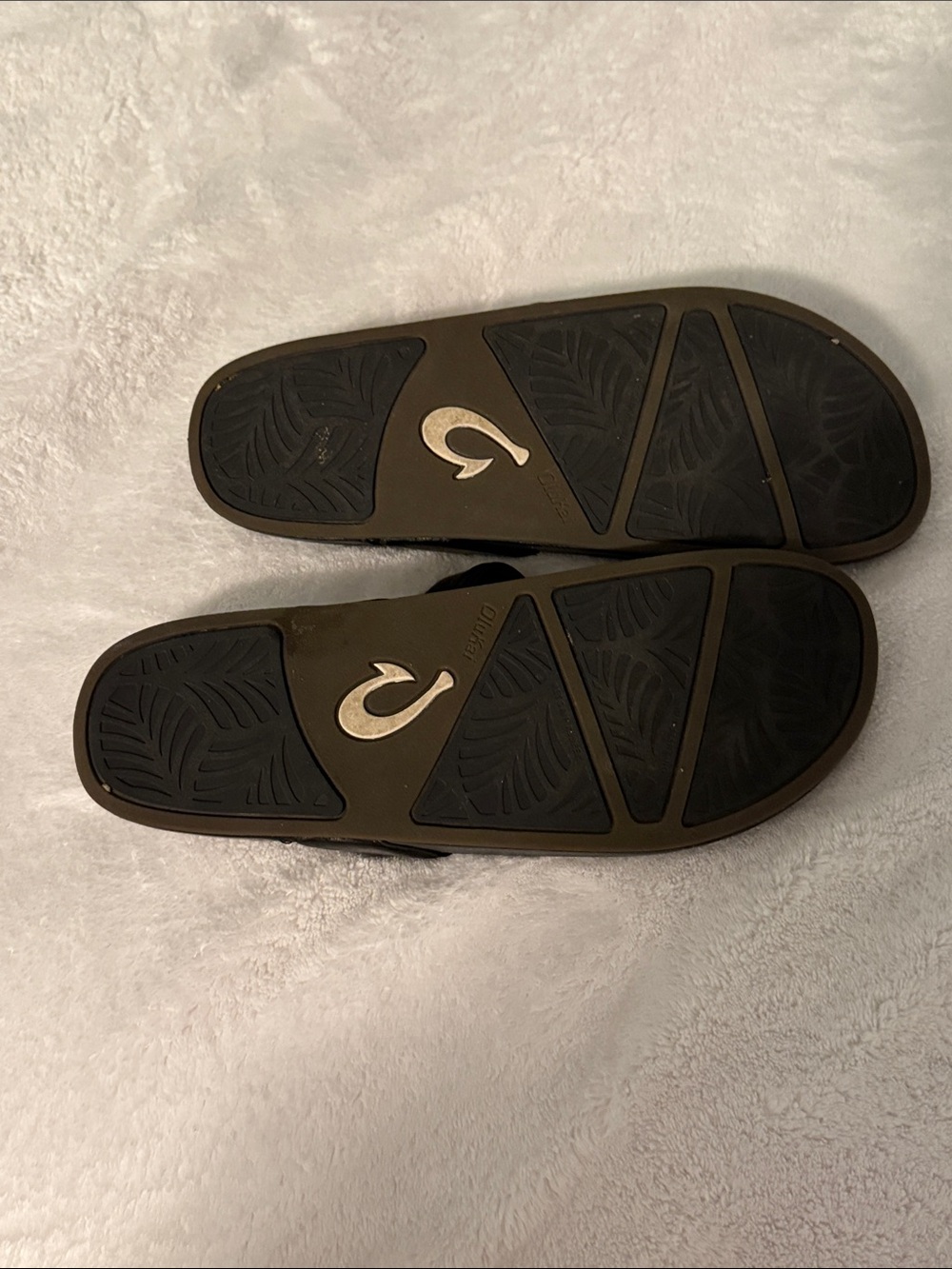 OluKai Black Leather Thong Sandals Size 9 - Picture 6 of 7